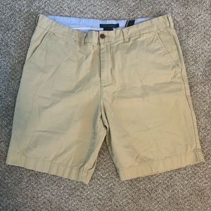 Men’s Tommy Hilfiger khaki shorts size 38